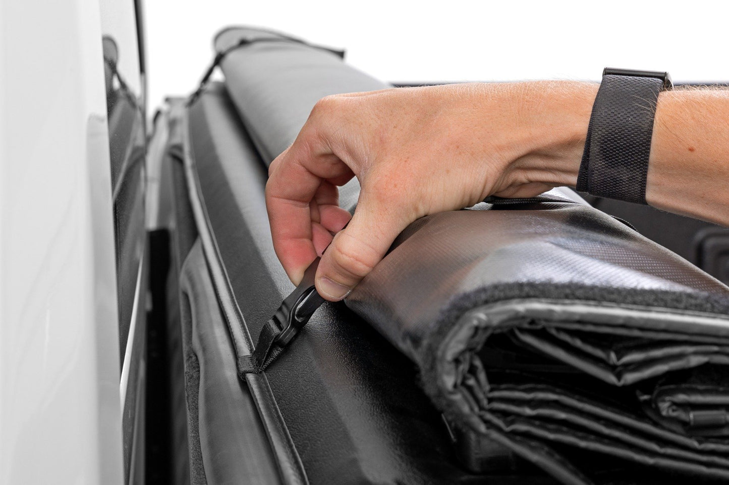 Soft Roll Up Bed Cover | 5'10" Bed | Chevy/GMC Sierra 1500 (19-26)/Silverado 1500 (19-26)