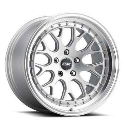 ESR Wheels CS01 HYPER SILVER/MACHINE LIP 18x10.5 5X114.3 ET22 cb72.6