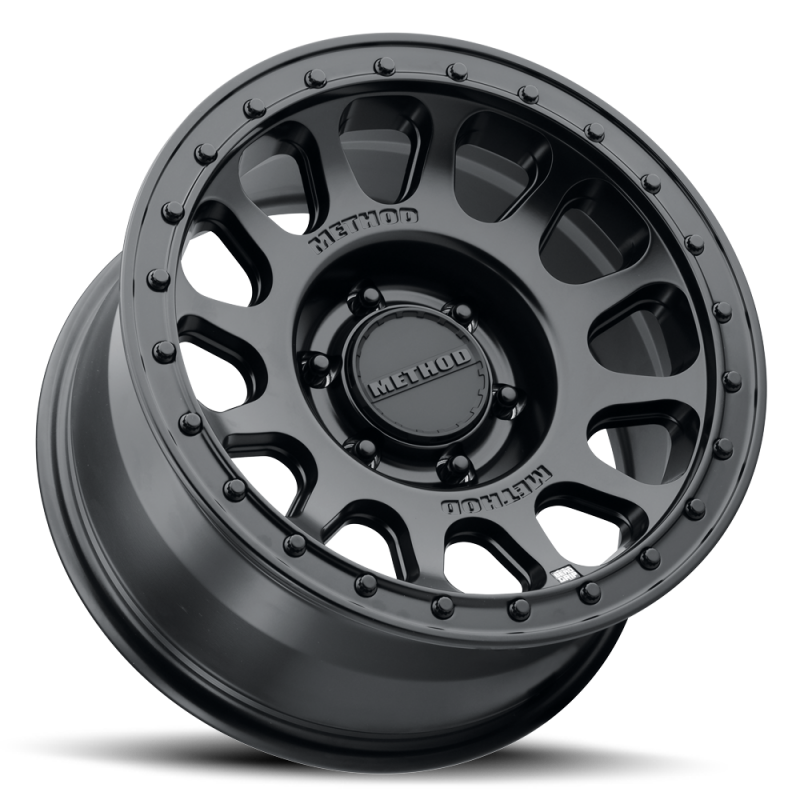 Method MR709 HD Bead Grip 17x 8.5in / ET0 / 5x5 BP / 71.5mm Bore - Black Wheel