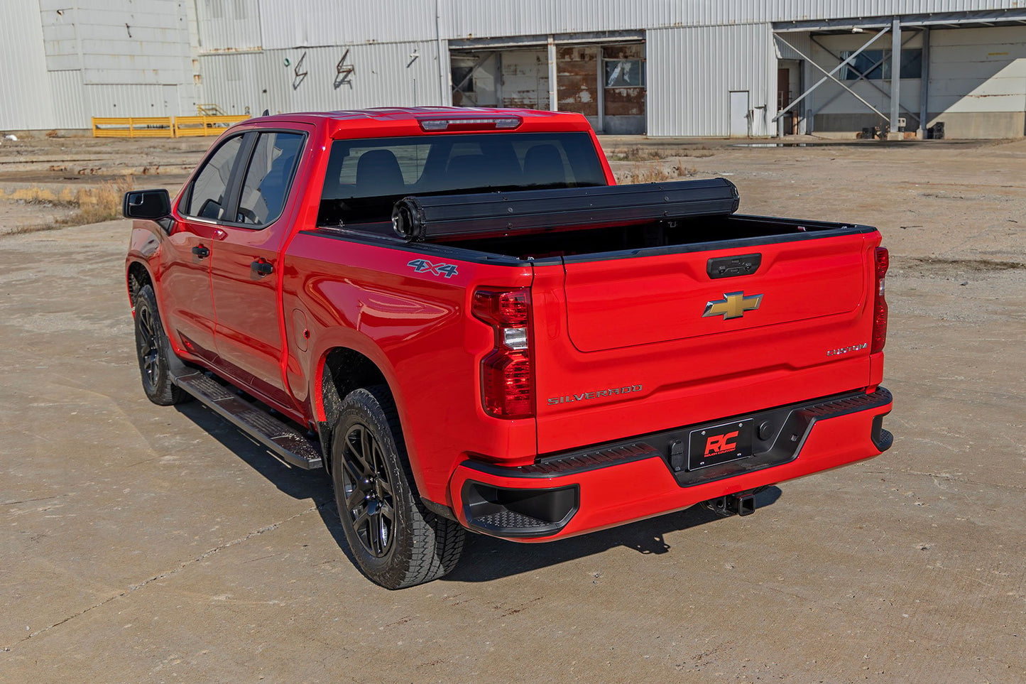 Hard Roll Up Bed Cover | 5'10" Bed | Chevy/GMC Sierra 1500 (19-26)/Silverado 1500 (19-26)