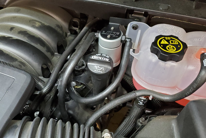 J&L 19-26 Chevrolet Silverado/GMC Sierra 1500 5.3L V8 Driver Side Oil Separator 3.0 - Clear Anod