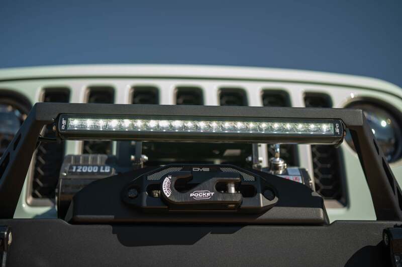 DV8 Offroad 20in Halo Elite Single Row Light Bar with Accent Light - White/Amber