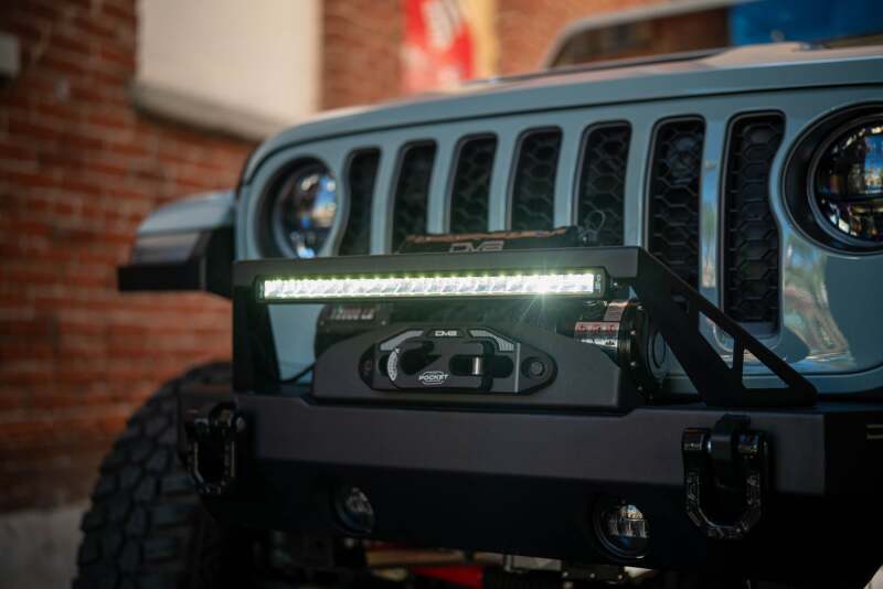 DV8 Offroad 20in Halo Elite Single Row Light Bar with Accent Light - White/Amber