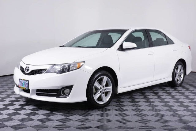 2012-2014 Toyota Camry SE 2PC Front Splitter