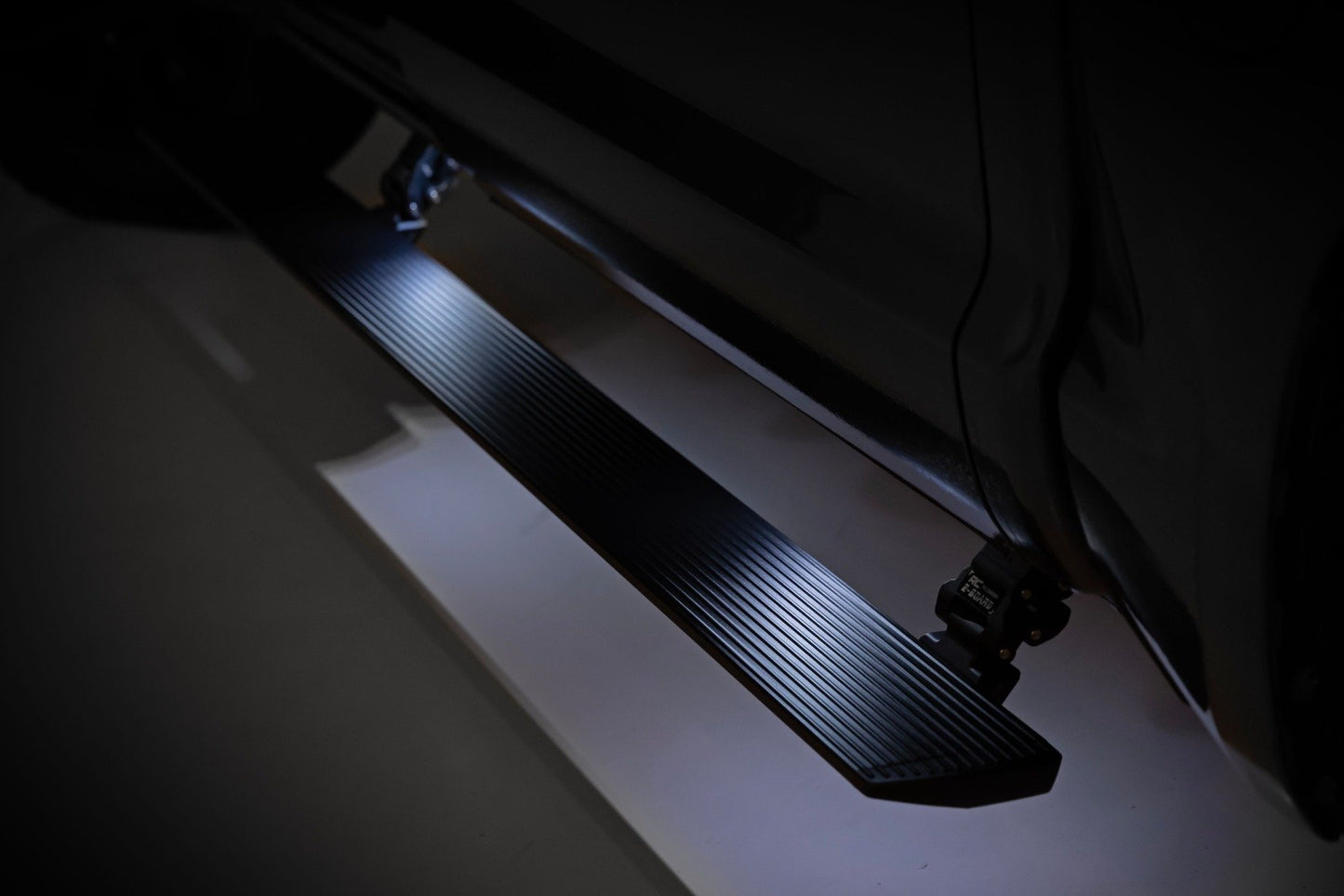 Power Running Boards | Dual Electric Motor | GMC Yukon XL 1500 2WD/4WD (21-26)