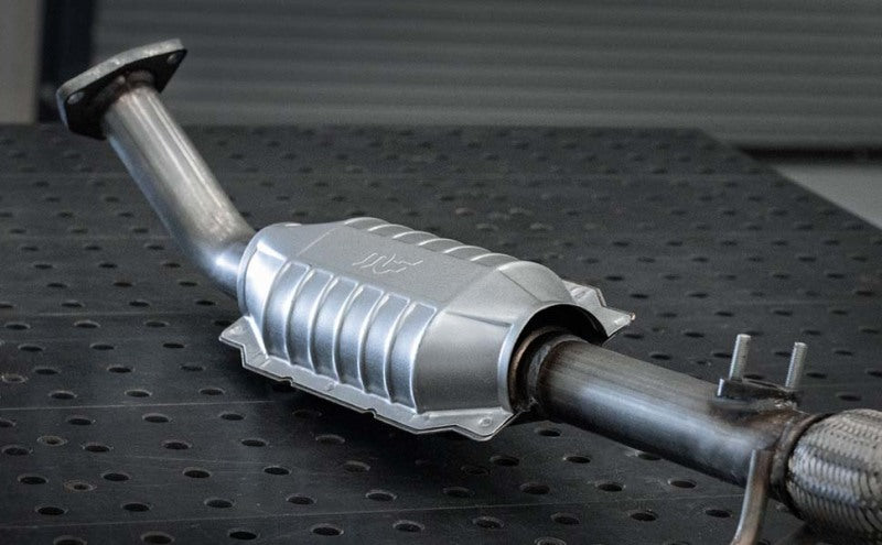 MagnaFlow Direct Fit Catalytic Converter 3500 Truck 97 7.4L