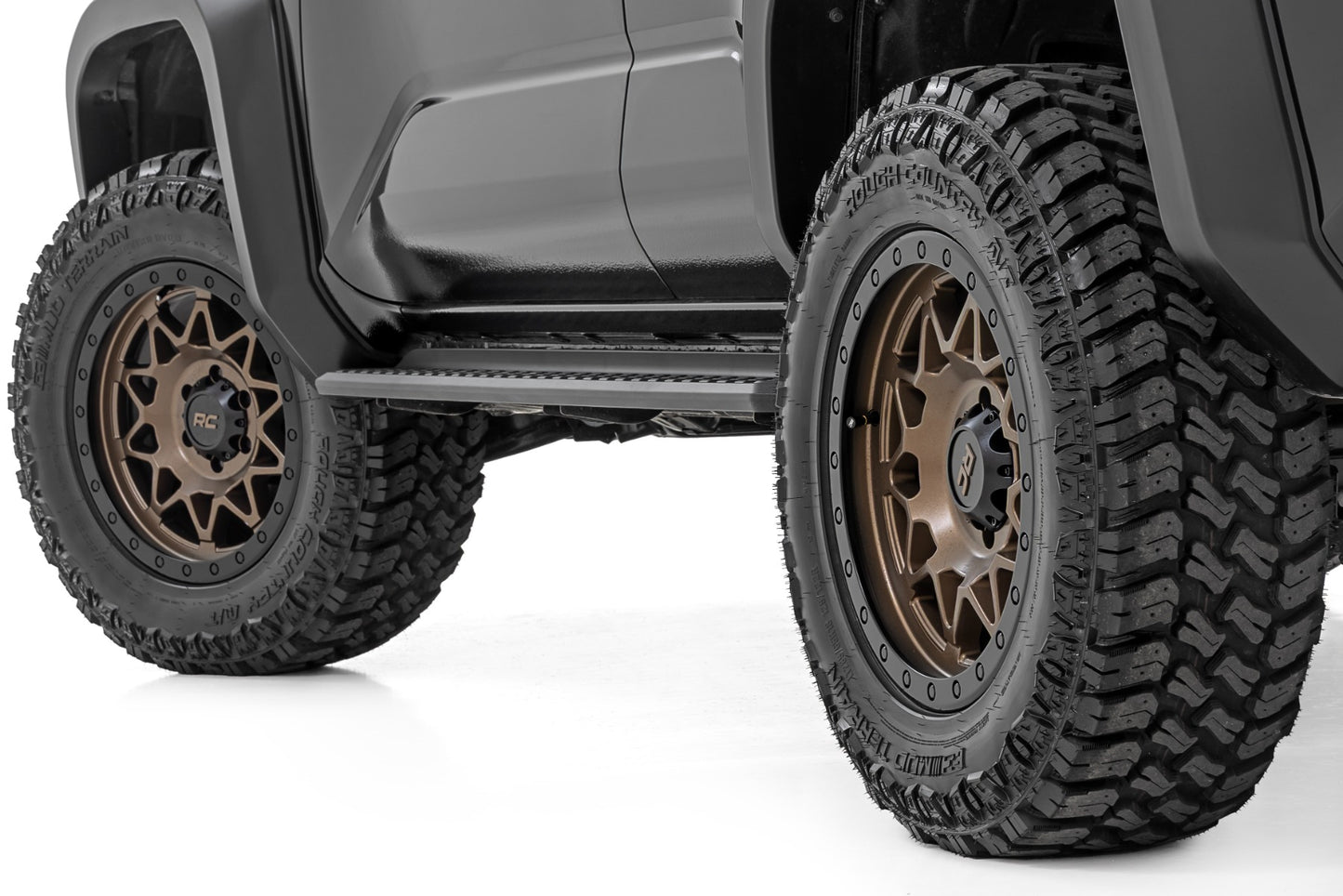 Rough Country 78 Series Wheel | Simulated Beadlock | Bronze/Black | 18x9 | 8x180 | 0mm