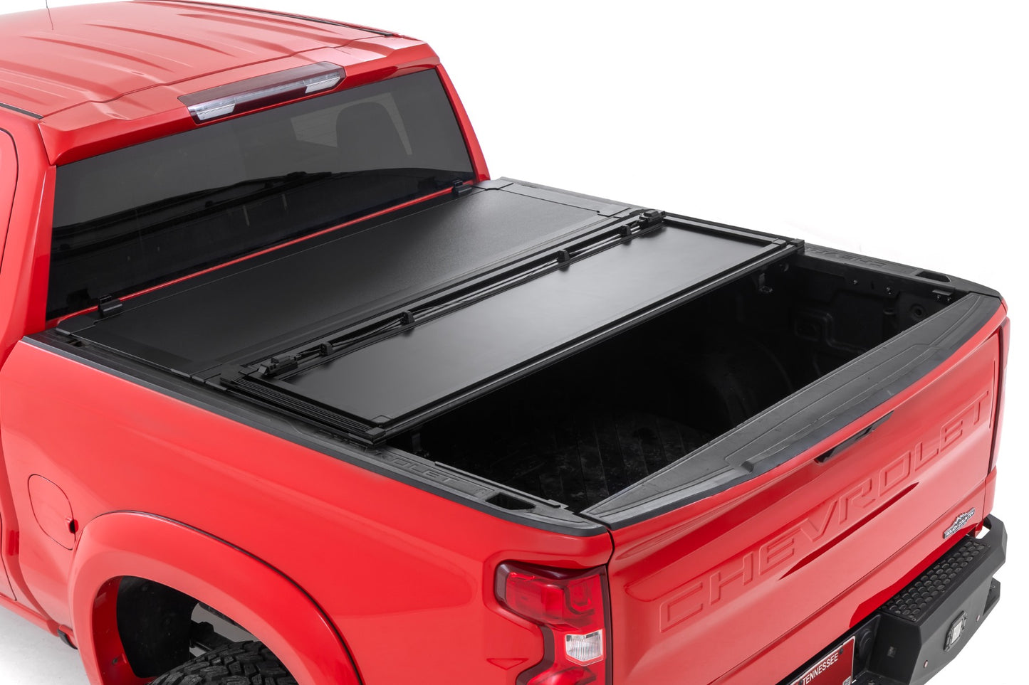 Hard Flush Mount Bed Cover | 5'10" Bed | Chevy/GMC 1500 (19-24)