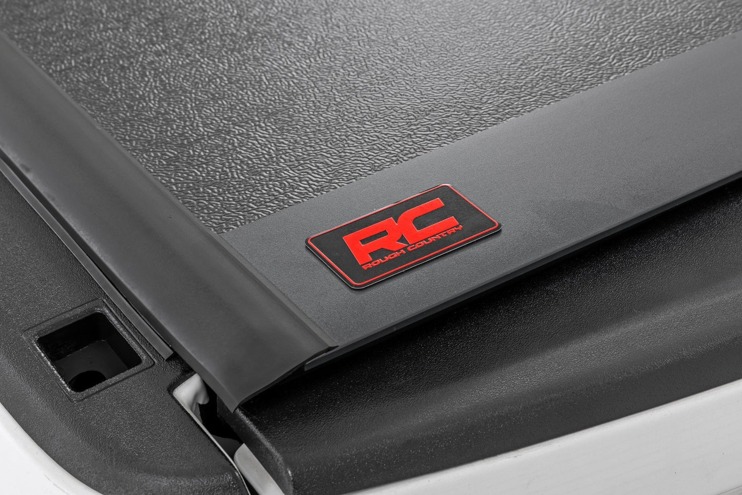 Hard Low Profile Bed Cover | 5'7" Bed | No Rambox | Ram 1500 2WD/4WD (2009-2018 & Classic)