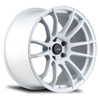 AV-20 WHITE 18x9.5 5x114.3 et22 cb73.1