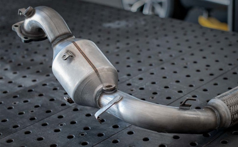 MagnaFlow Direct Fit Catalytic Converter CALIBER- 07-09 2.4L OEM