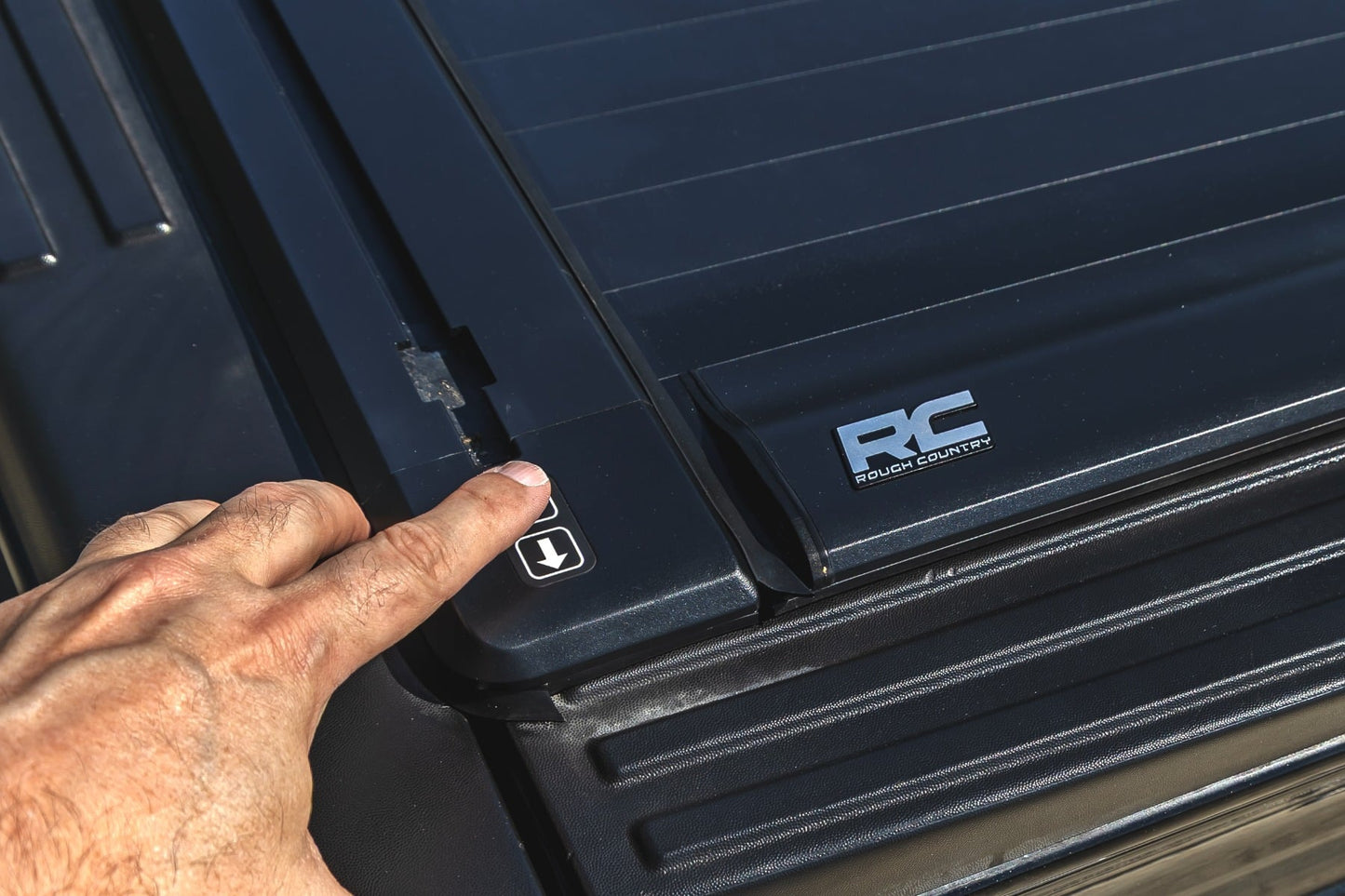 Powered Retractable Bed Cover | 5'7" Bed | Ford F-150 2WD/4WD (2009-2014)