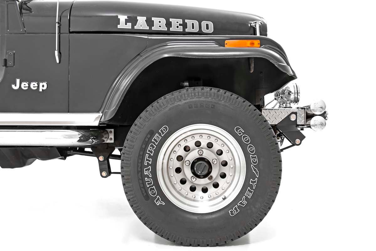 Front Shackle Reversal Kit | Jeep CJ5/CJ7 5 4WD (1976-1983)