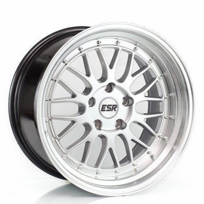 ESR SR05 HYPER SILVER/MACHINE LIP 18x8.5 5X114.3 ET30 cb72.6