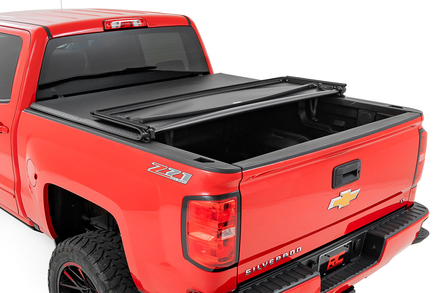 Bed Cover | Tri Fold | Soft | 5'9" Bed | Chevy/GMC 1500 (14-18)