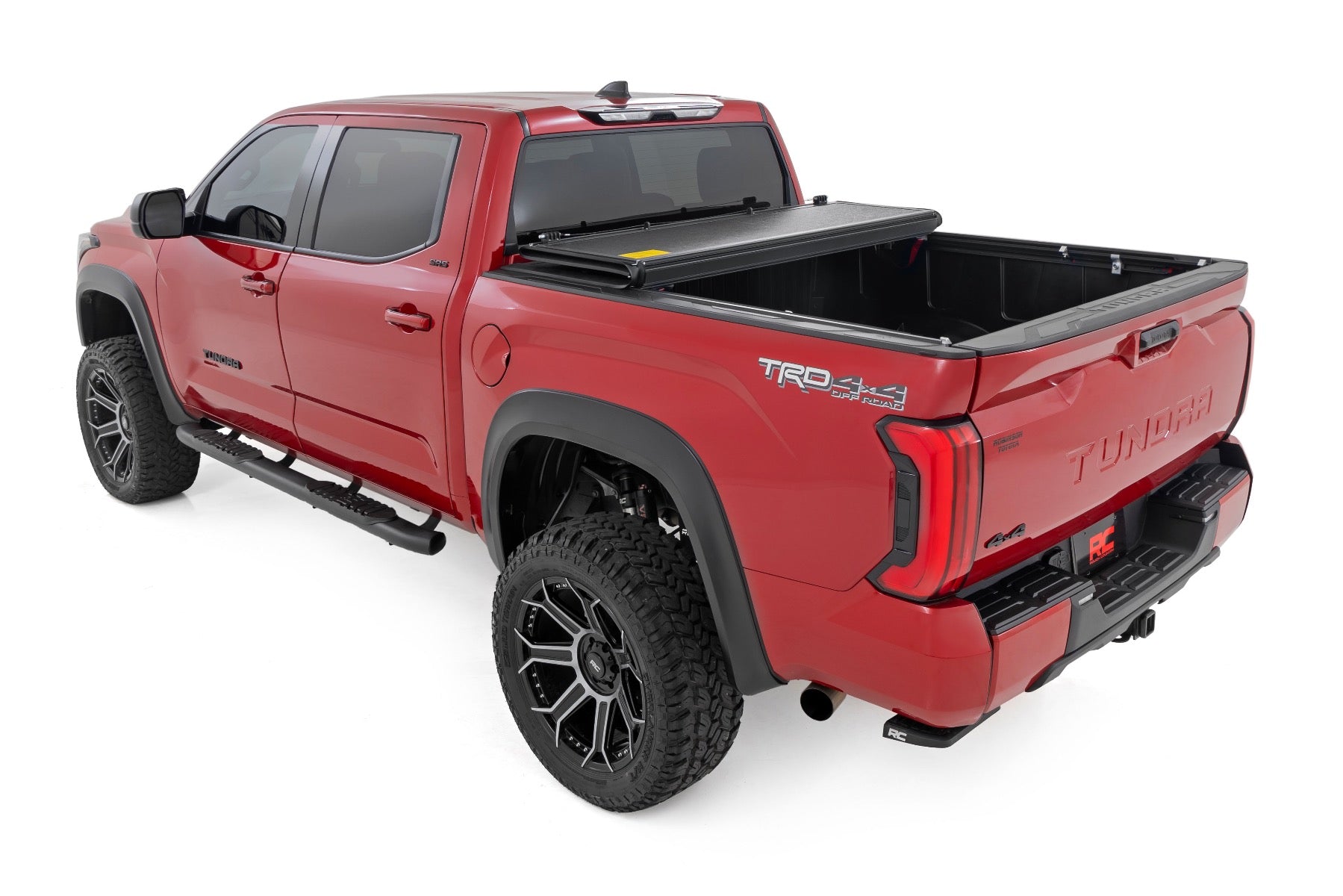 Hard Low Profile Bed Cover | 5'7" Bed | Cargo Mgmt | Toyota Tundra (22-23)