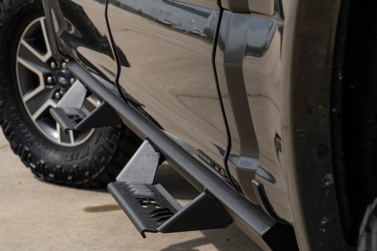 AL2 Drop Steps | Crew Cab | Ford F-150/Lightning/F-250/F-350/Raptor (15-23)