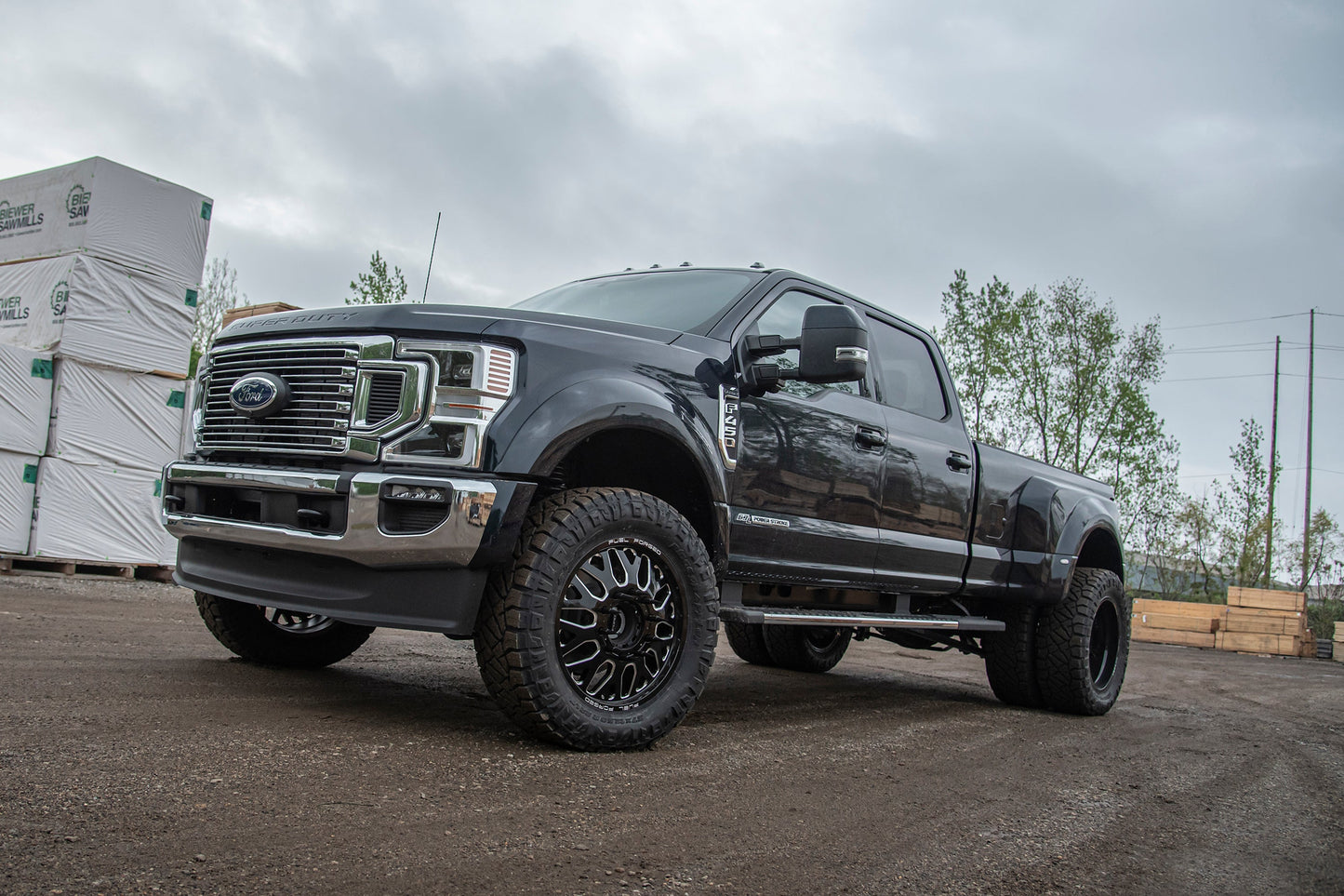 2.5 Inch Lift Kit w/ Radius Arm | Ford F450 Super Duty (20-22) 4WD | Diesel & Gas