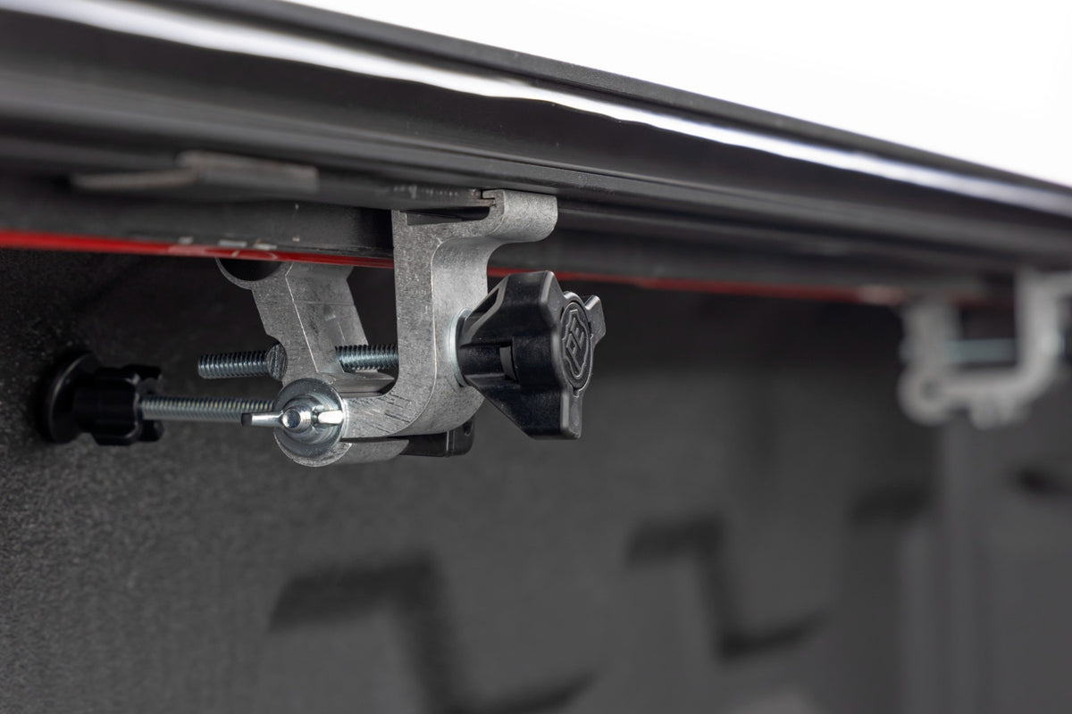 Retractable Bed Cover | 5'10" Bed | Chevy/GMC 1500 (19-23)